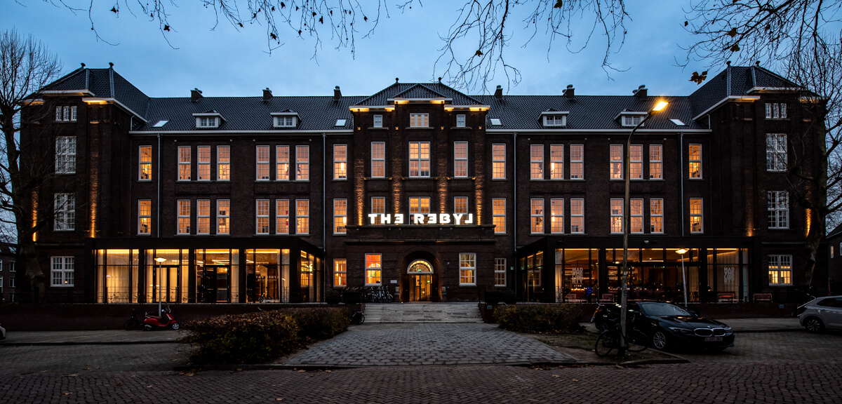 The Rebyl in Nijmegen: Apto Architects transformed a 1922 girls’ school into a 7,500 m² modern hotel with elegant interiors.