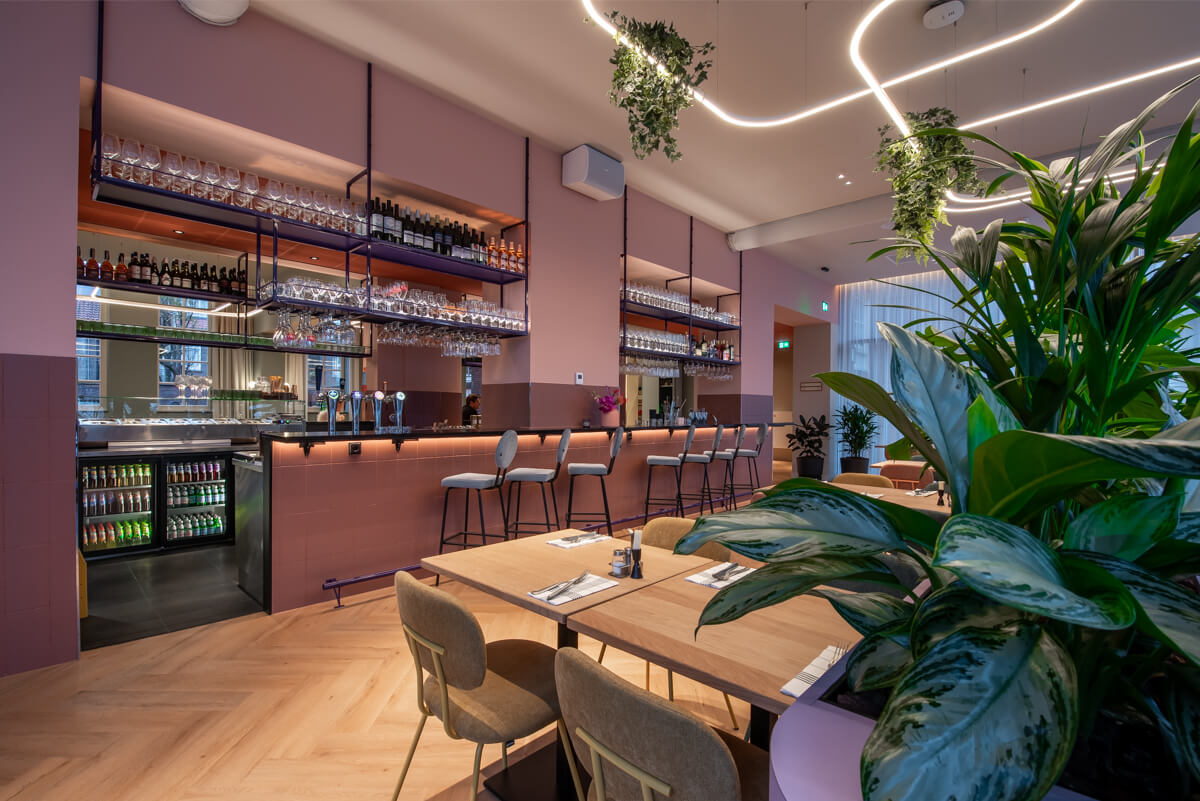 The Rebyl in Nijmegen: Apto Architects transformed a 1922 girls’ school into a 7,500 m² modern hotel with elegant interiors.