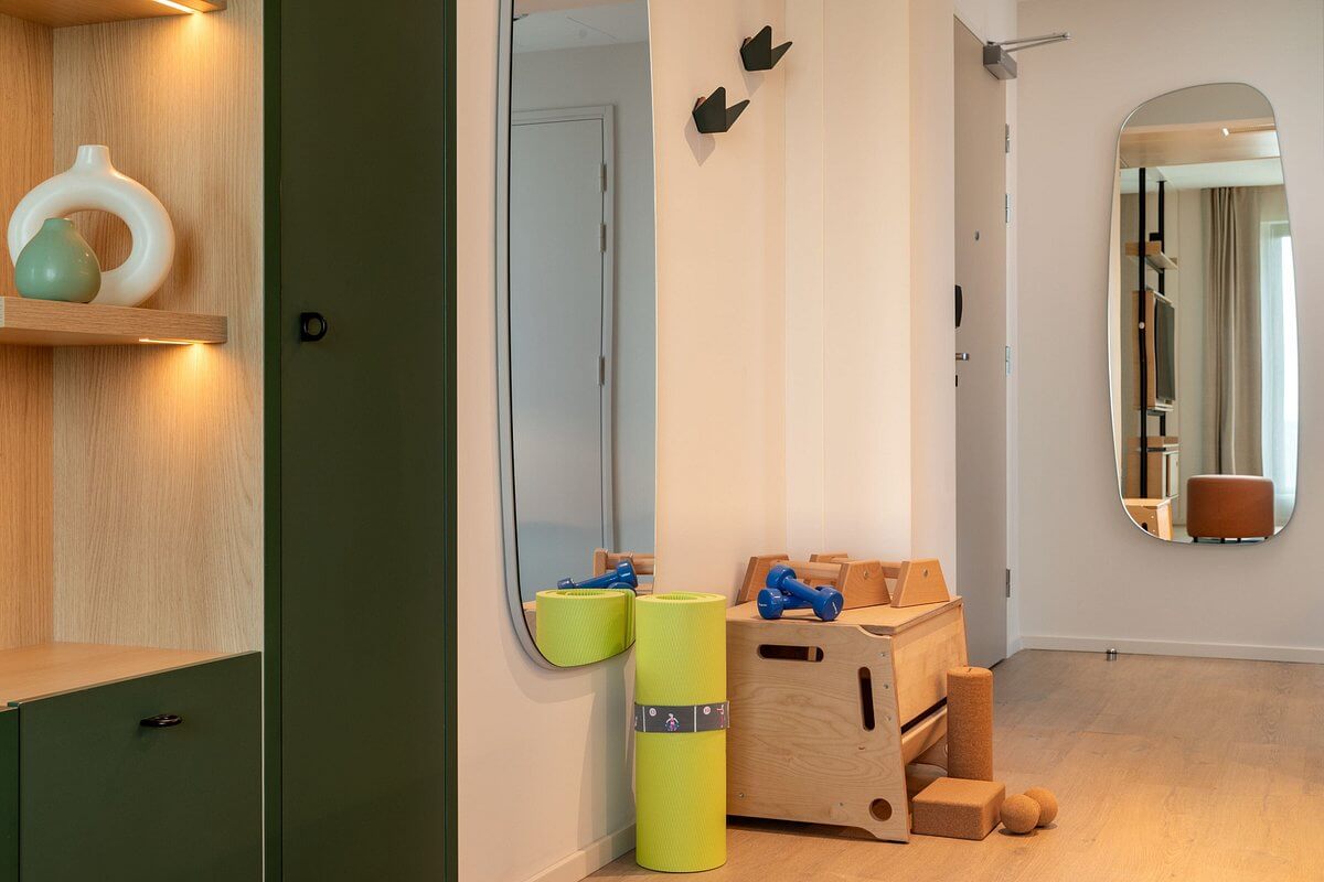 Element by Westin in Wroclaw: Apto Architects' design of a 1,000 m² hotel offering flexible, self-serviced extended stays.